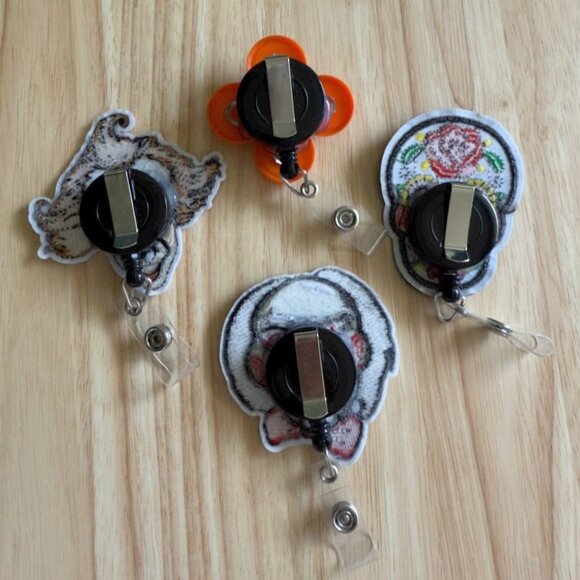 Vintage Horror Movie Badge Reel Set Saw Pennywise Sugar & Skull Designs Patches - Picture 8 of 10
